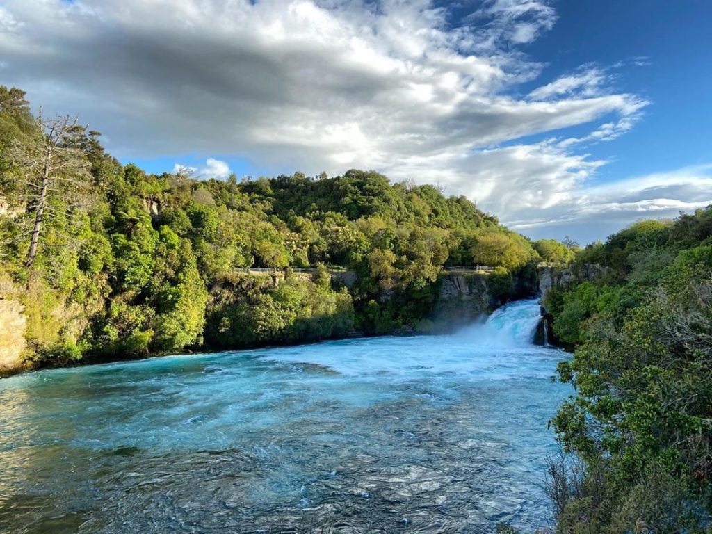 водопад хука новая зеландия